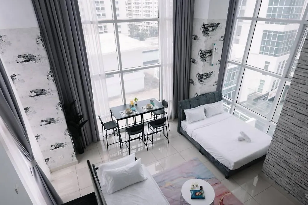 Apartment New Maritime Luxury Pool View Duplex Suite 601 Jelutong Malaysia