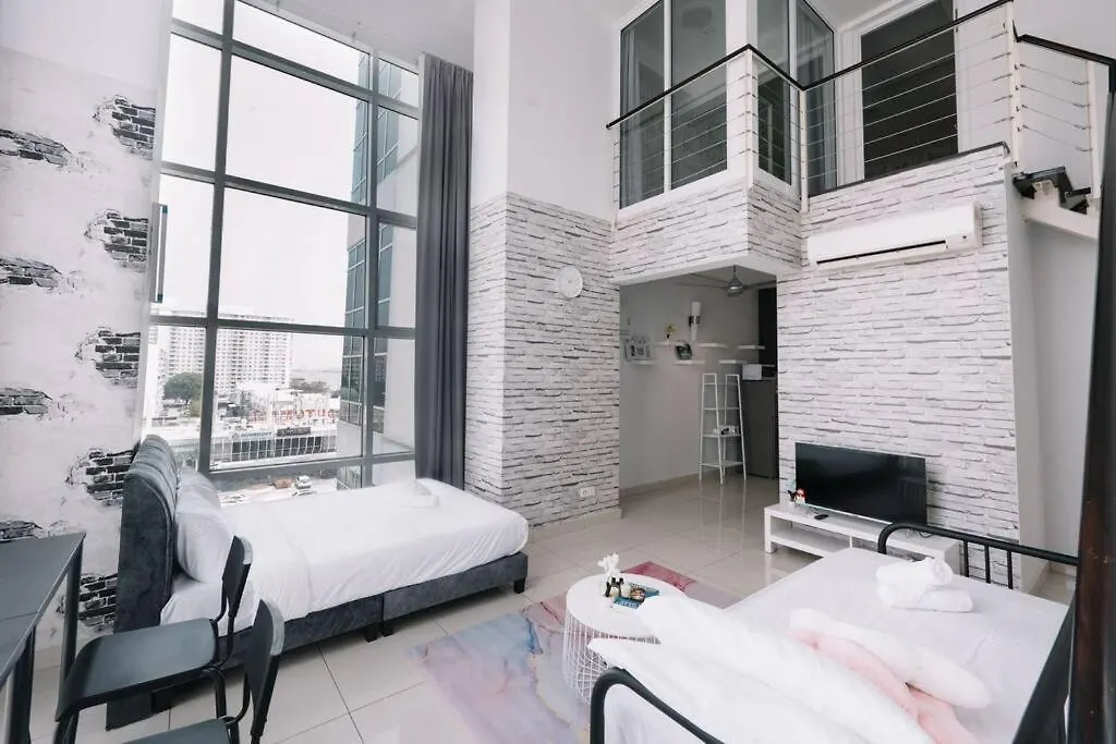 New Maritime Luxury Pool View Duplex Suite 601 Jelutong 0*,