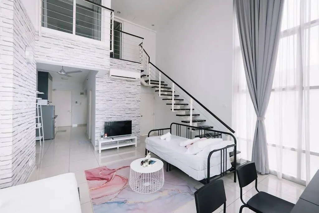 New Maritime Luxury Pool View Duplex Suite 601 Jelutong 0*,