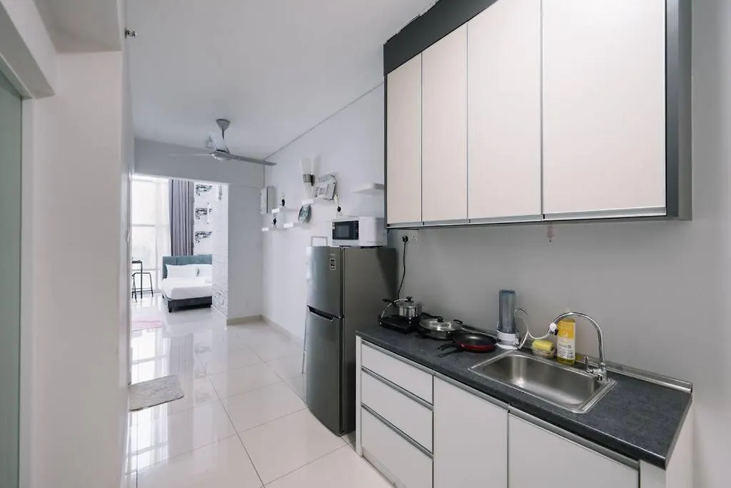 New Maritime Luxury Pool View Duplex Suite 601 Jelutong Malaysia